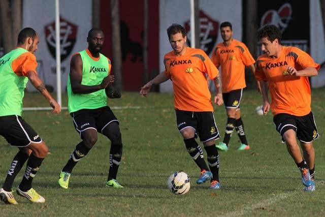 Confronto direto: Bahia e Criciúma lutam para fugir do Z-4