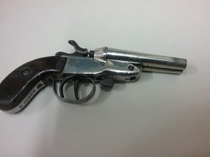 Homem é ferido com disparo de arma de fogo nas costas