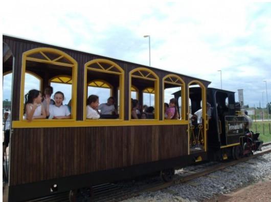 Locomotiva Terezinha à disposição dos estudantes