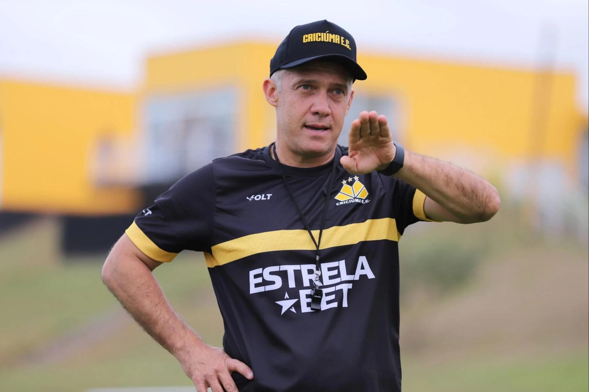 Sport define Eduardo Baptista como alvo; Tigre se defende