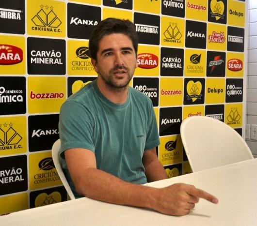 Pastana pede mais atenção ao grupo tricolor