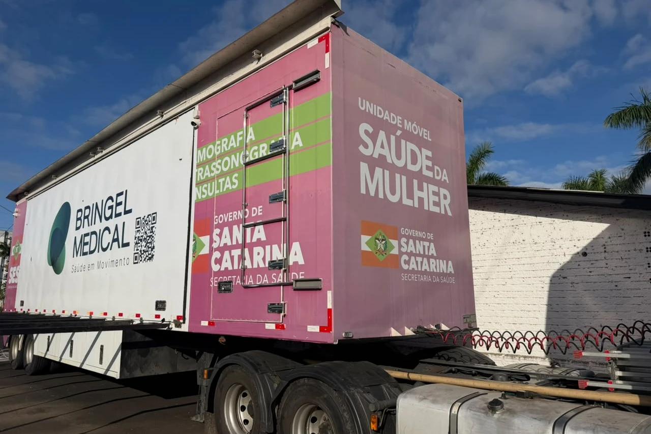 Após fim de semana de multivacinação, Meleiro inicia atendimentos com a Carreta da Saúde da Mulher