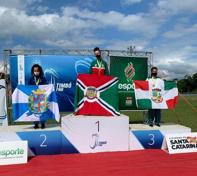 Atletas de natação de Criciúma alcançam seis medalhas na Olesc