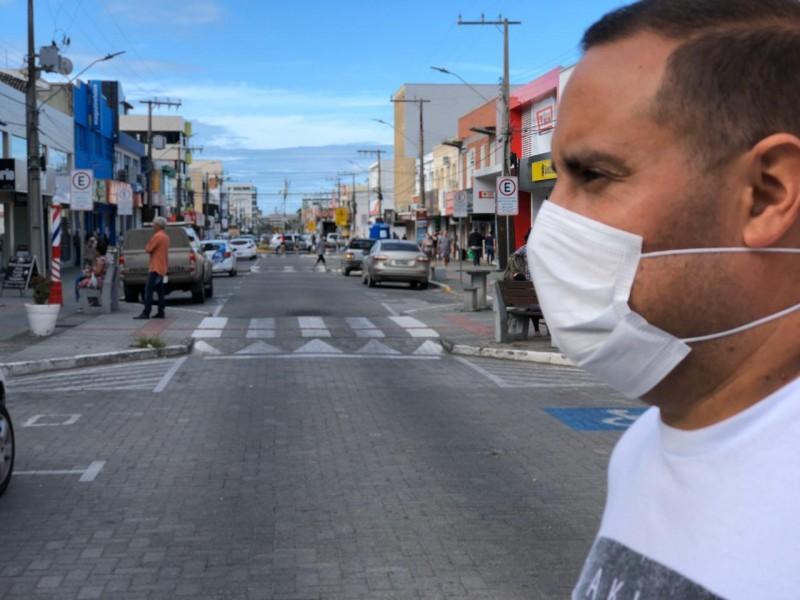 Após aumento de casos de Covid-19, Imbituba decreta que servidores voltem a usar máscaras 