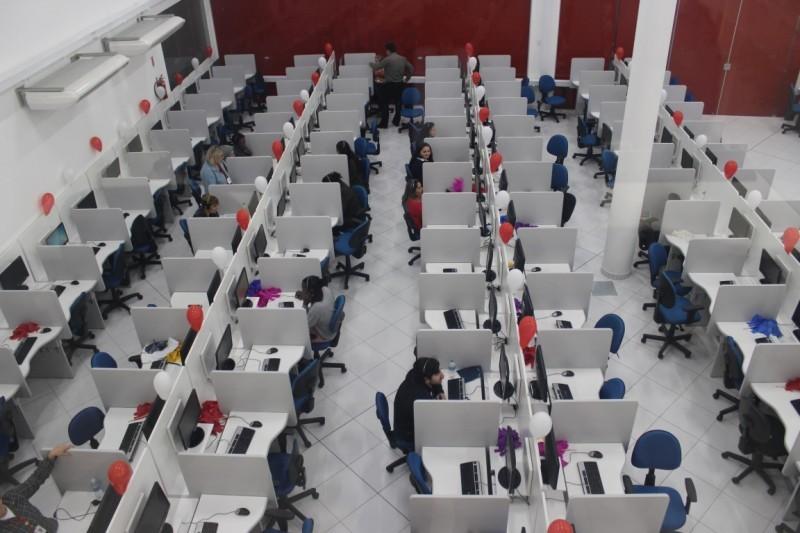 Empresa de call center está com mais de 300 vagas abertas