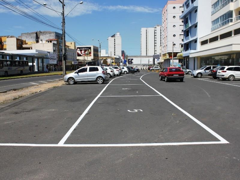 Locais para vendedores ambulantes são demarcados