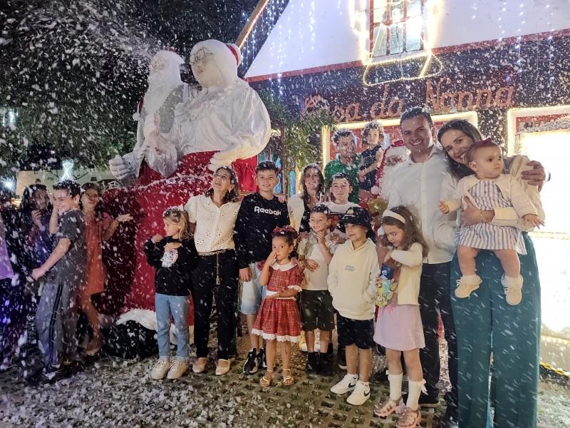 Decorações artesanais e diferentes em cada edição marcam a programação de Natal em Morro da Fumaça 
