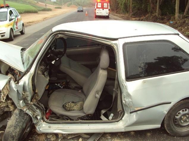 Carros colidem de frente na SC-108, em Orleans