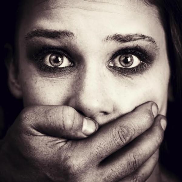 Profissionais e pesquisadores discutem sobre violência contra a mulher