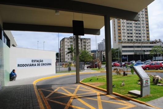 Rodoviária inaugurada, mas inacabada