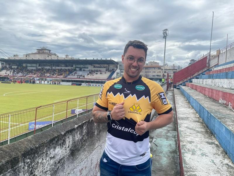 Fotos: torcida carvoeira confiante com a conquista do título catarinense