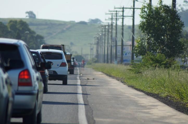 Motoristas enfrentam filas na BR-101 e SC-445