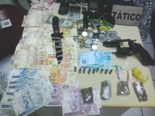 Tráfico de drogas é desarticulado e dez envolvidos são levados à Central de Polícia