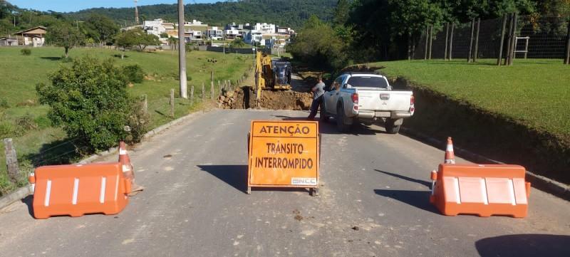 Em Morro da Fumaça, pavimentação de rua deve facilitar escoamento de produção das indústrias