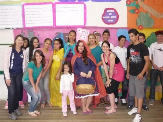 Contos de fadas auxiliam na educação em Jacinto Machado