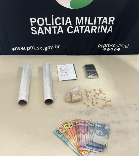 Homem é preso após ser flagrado com pedras de crack em Araranguá