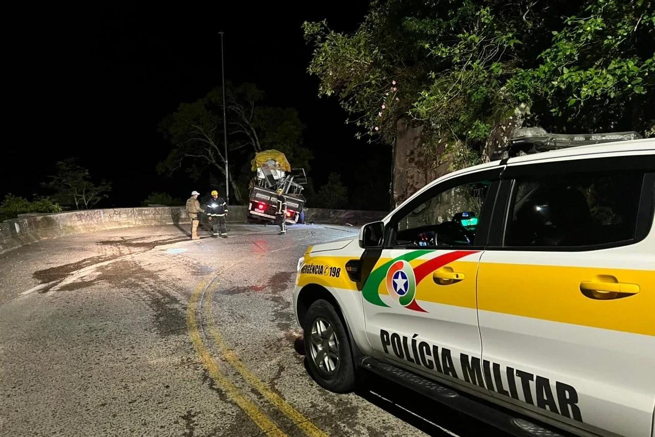 Serra do Rio do Rastro é interditada após acidente de trânsito