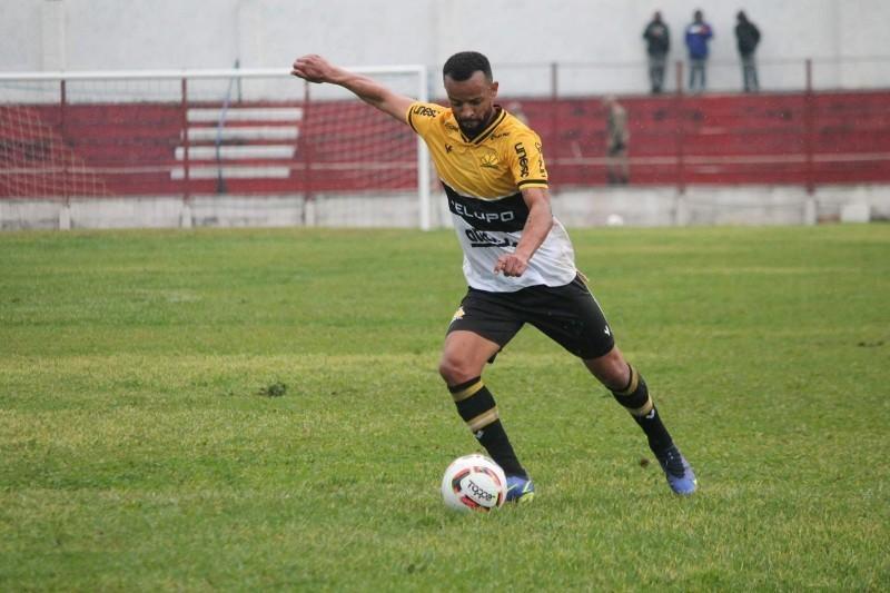 Lateral Helder não fica no Criciúma em 2024