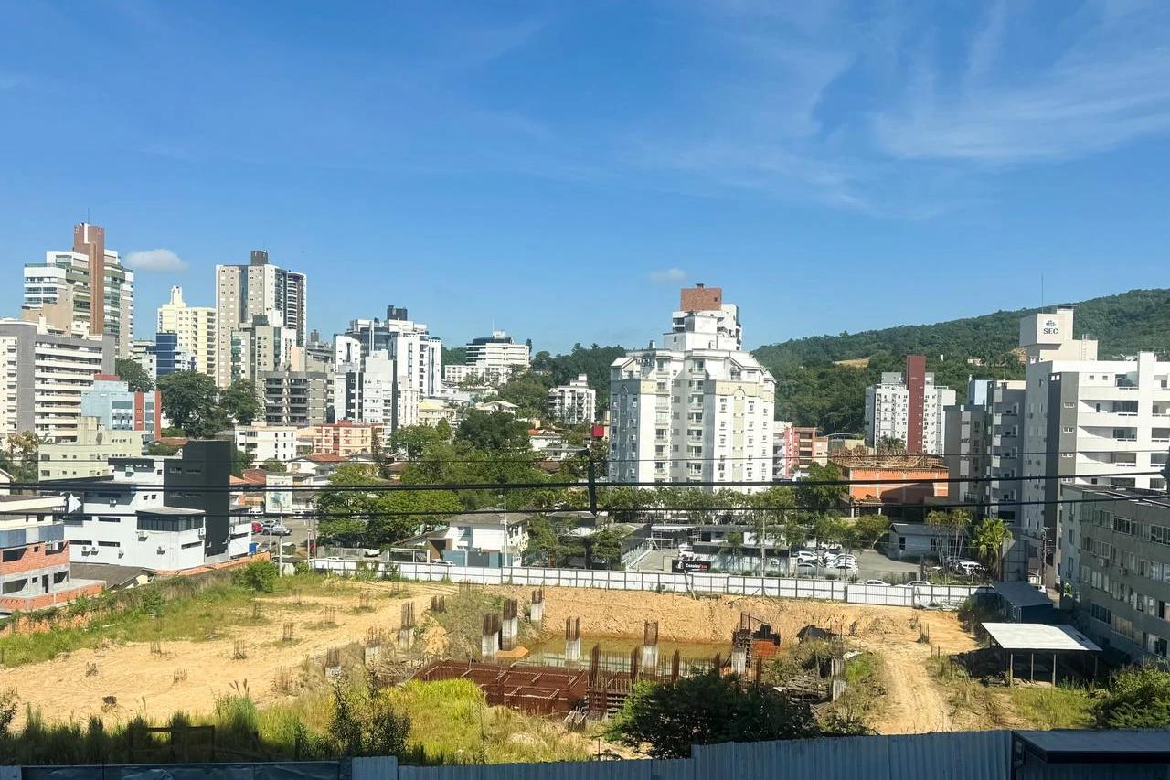 Vereador de Criciúma volta a cobrar soluções para obra parada há quatro anos: 'segue insuficiente'