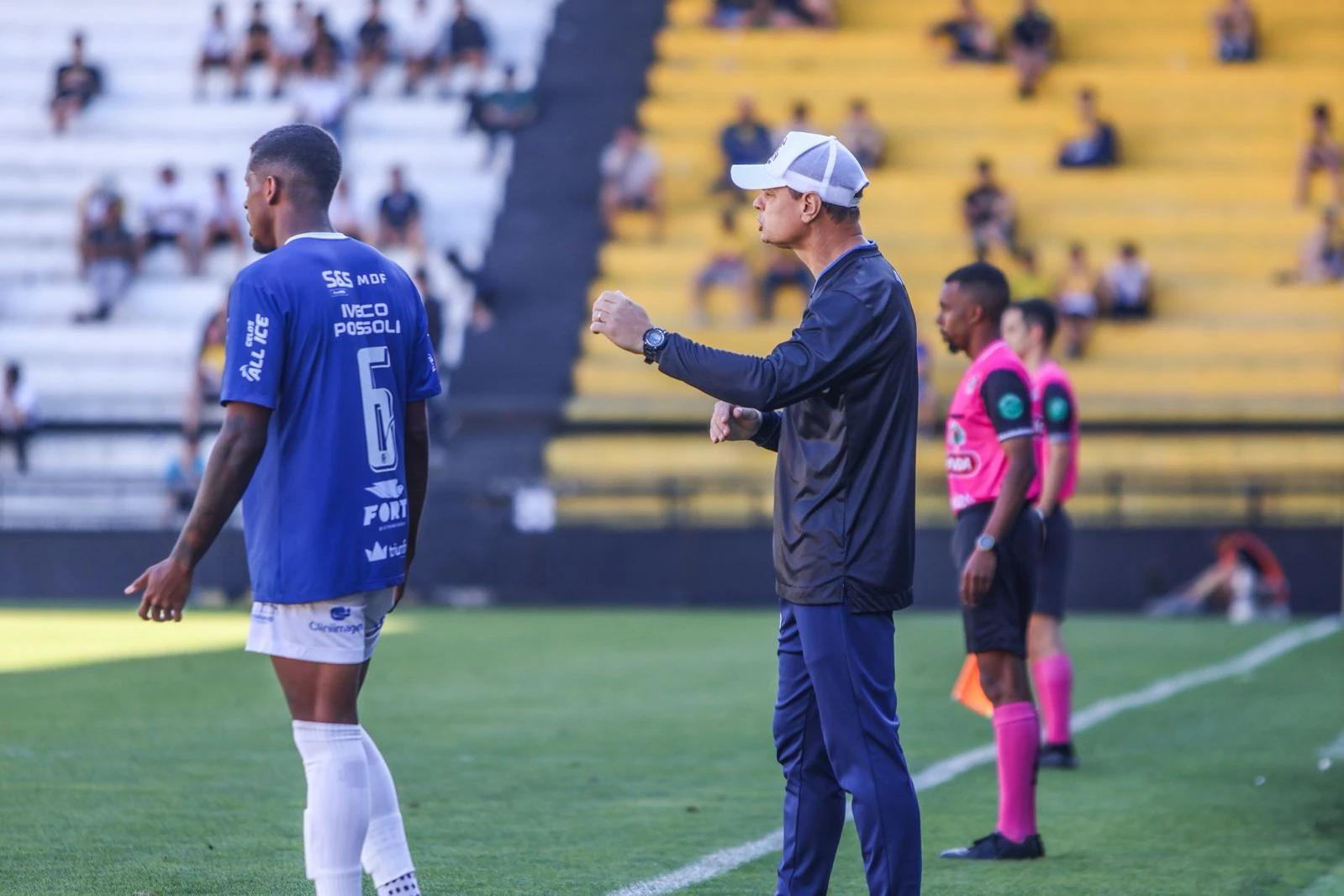 Valmir Israel lamenta eliminação na Copa SC: 'Deixamos escapar nos jogos anteriores'