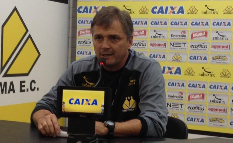 Sem zaga titular e com retorno de Dodi, Winck define time para encarar ABC