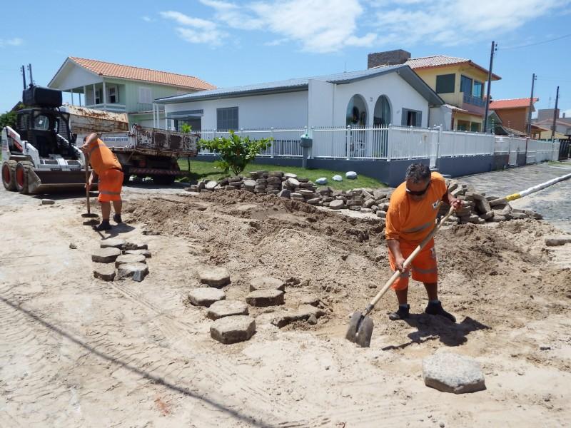 Rua Scaini, de Arroio do Silva, recebe nova tubulação 