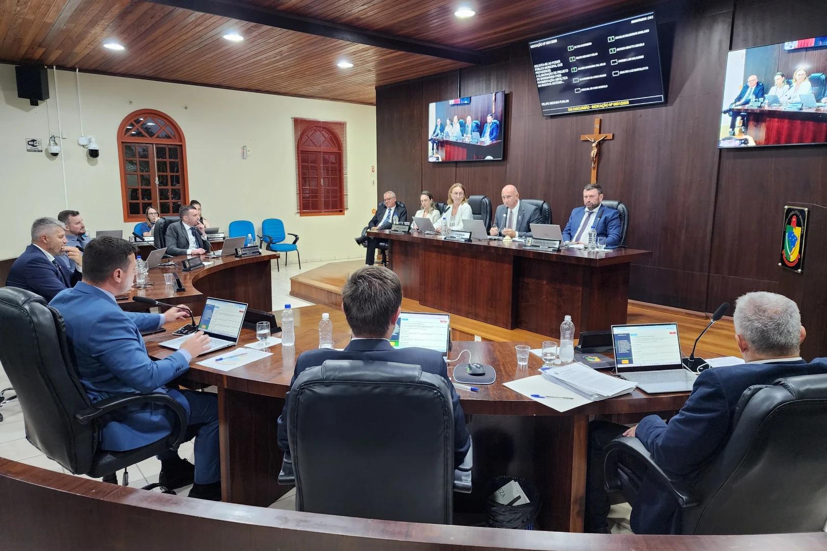 Câmara de Vereadores realiza primeira sessão do ano e define comissões permanentes