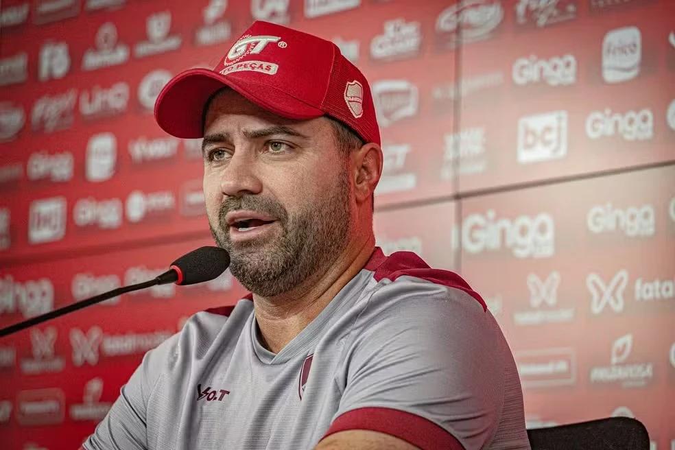 ‘No primeiro tempo a gente foi muito superior’, destaca Lacerda