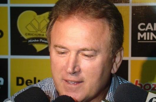 Édson Gaúcho feliz aos 56 anos