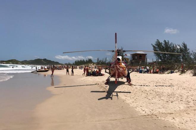 Turista gaúcho morre afogado ao tentar salvar filha