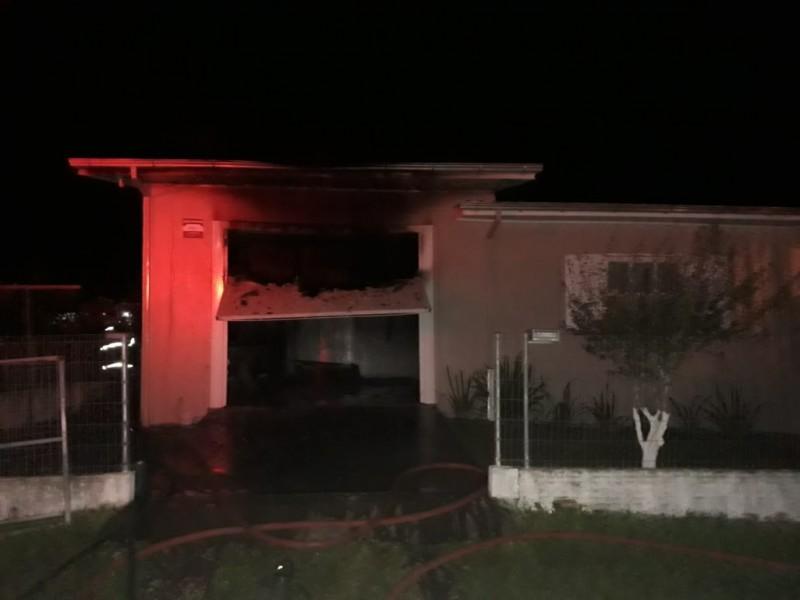 Incêndio atinge casa em Sombrio