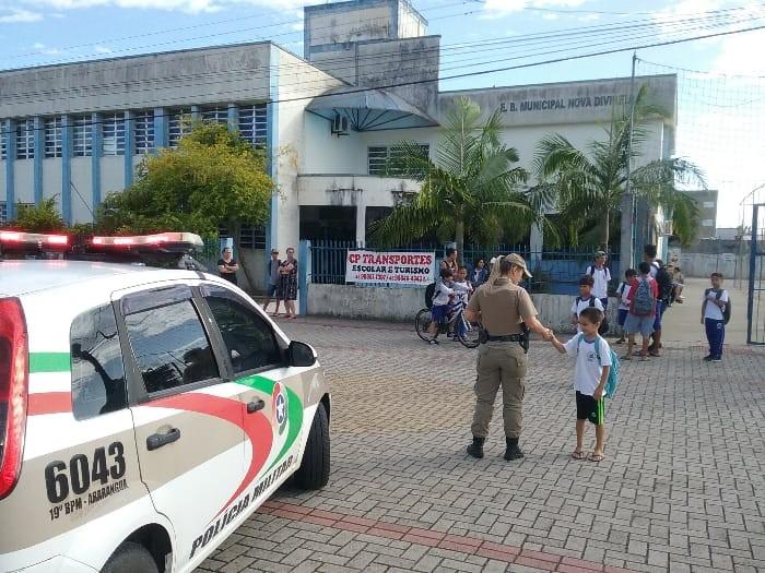 Polícia Militar realiza Operação Volta às Aulas