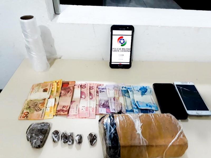 Homem é preso em flagrante traficando drogas