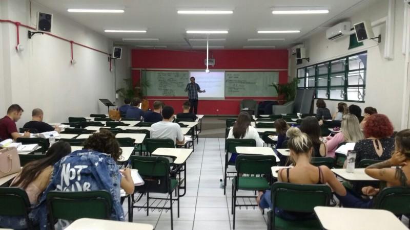 Direito da Unesc prepara alunos para exame da OAB