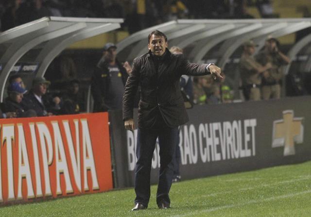 Petkovic celebra primeiro triunfo no Heriberto Hülse