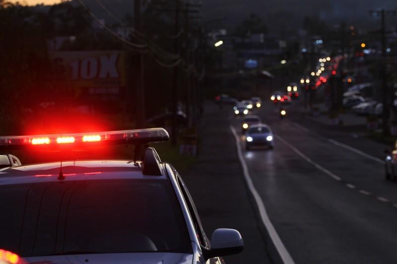 Jovem é preso com oito pés de maconha em Tubarão 