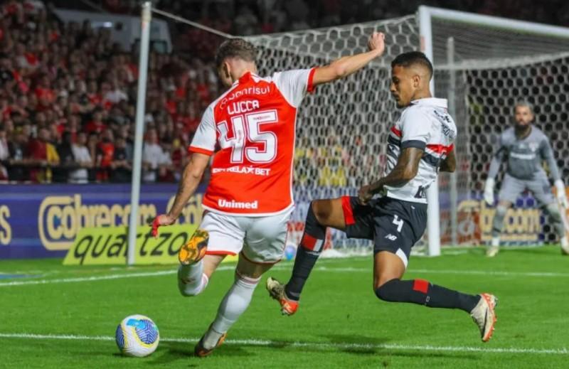 Inter volta para o Rio Grande do Sul após a partida contra o Atlético-MG