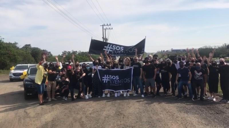 Setor de eventos faz novo protesto, desta vez na BR-101