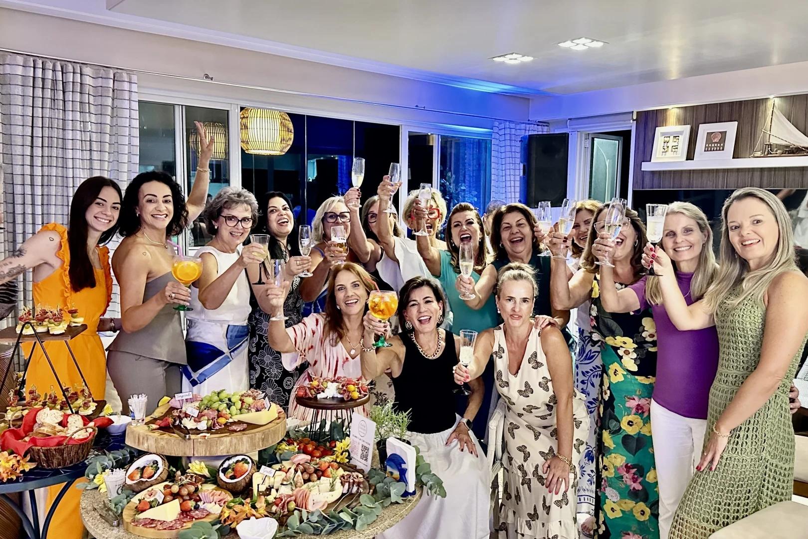 Amigas de Mirinha Matiola em festa