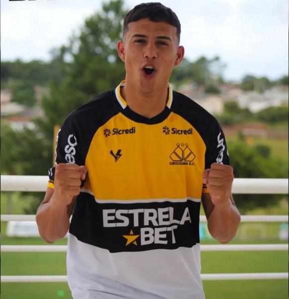Tigre anuncia o meio-campista uruguaio Baltasar Barcia