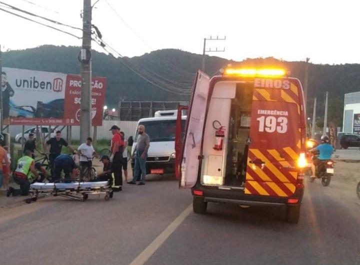 Adolescente fica ferida após ser atropelada em Tubarão