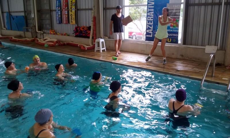 Projeto oferece esportes aquáticos para pessoas com deficiência