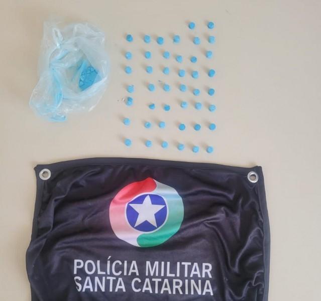 PM realiza buscas por adolescente com mandado de prisão e supostamente mantida sob cárcere privado
