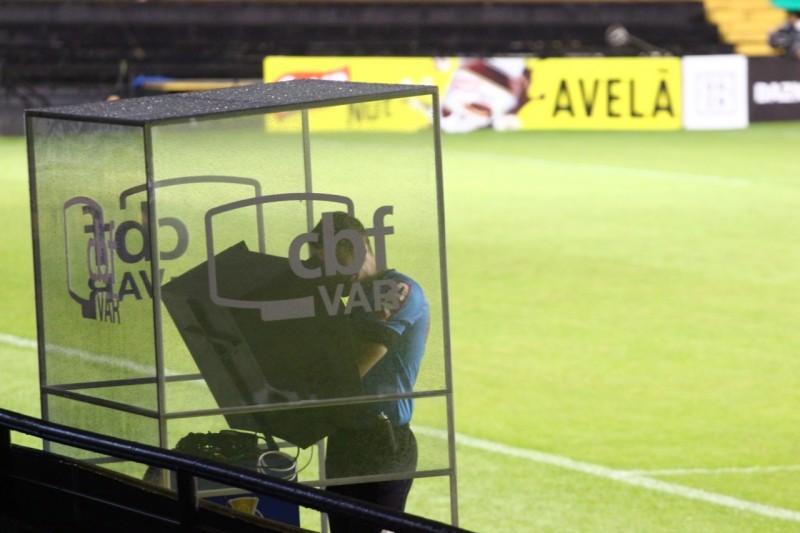 Súmula registra arremesso de copo contra arbitragem em jogo do Tigre; torcedor foi identificado