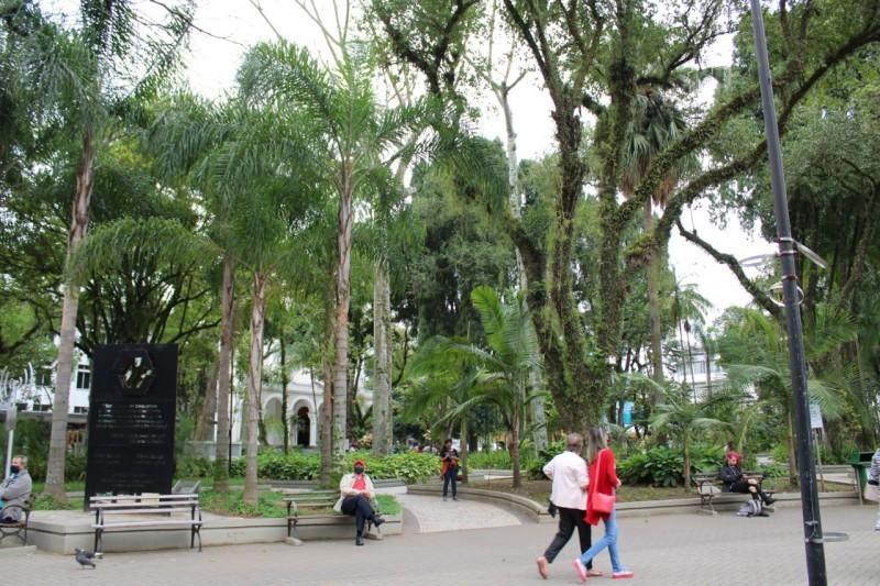 Criciúma: comércio se prepara para o Dia dos Pais com promoções e Sábado Mais