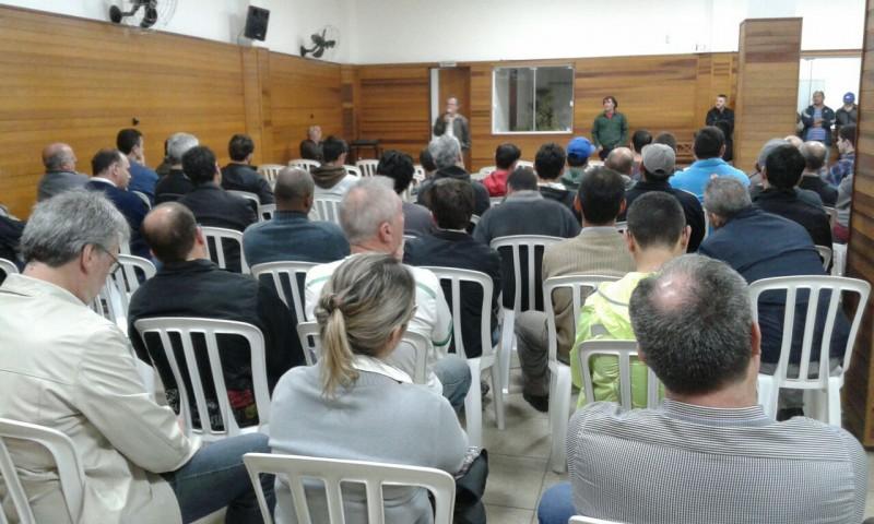 Metalúrgicos decidem iniciar greve