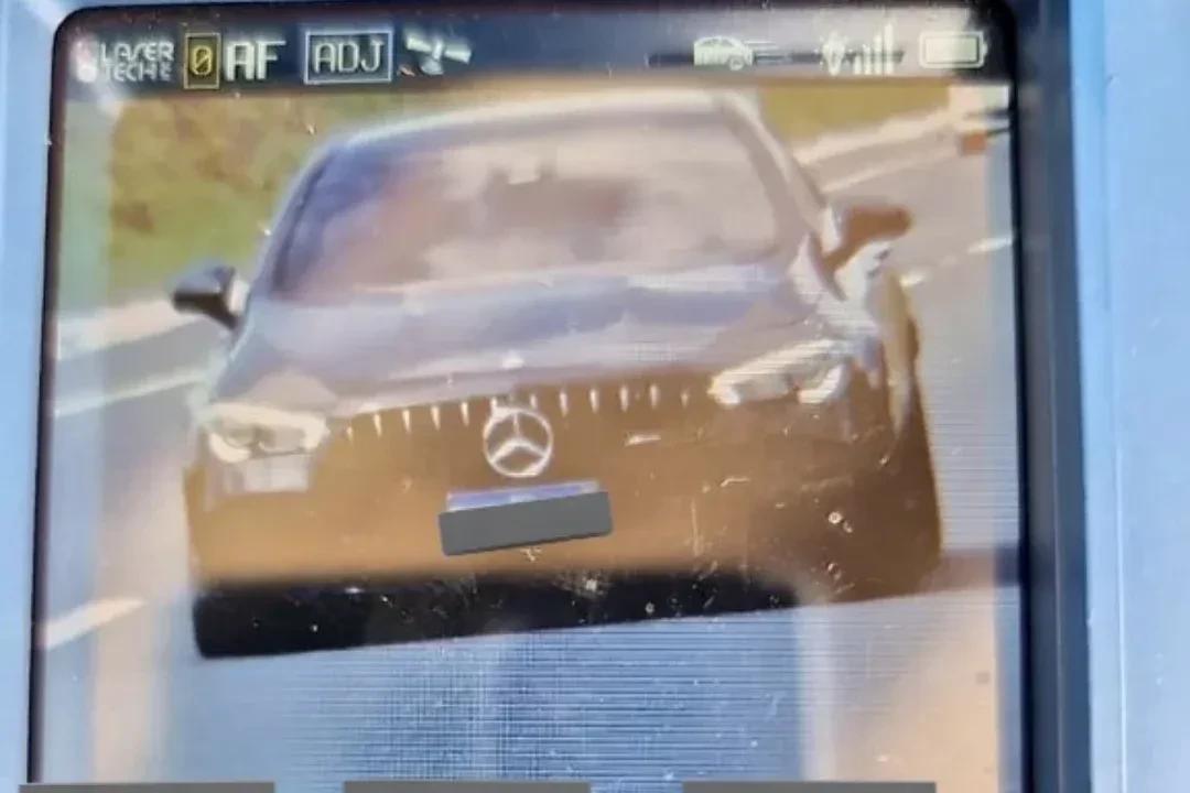 Motorista de Mercedes é flagrado a 180 km/h em Criciúma