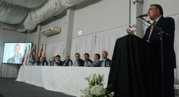 Governador encerra congresso de despachantes em Criciúma