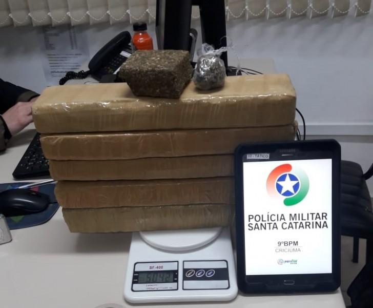 Operação da Polícia Militar apreende adolescente e 5kg de maconha