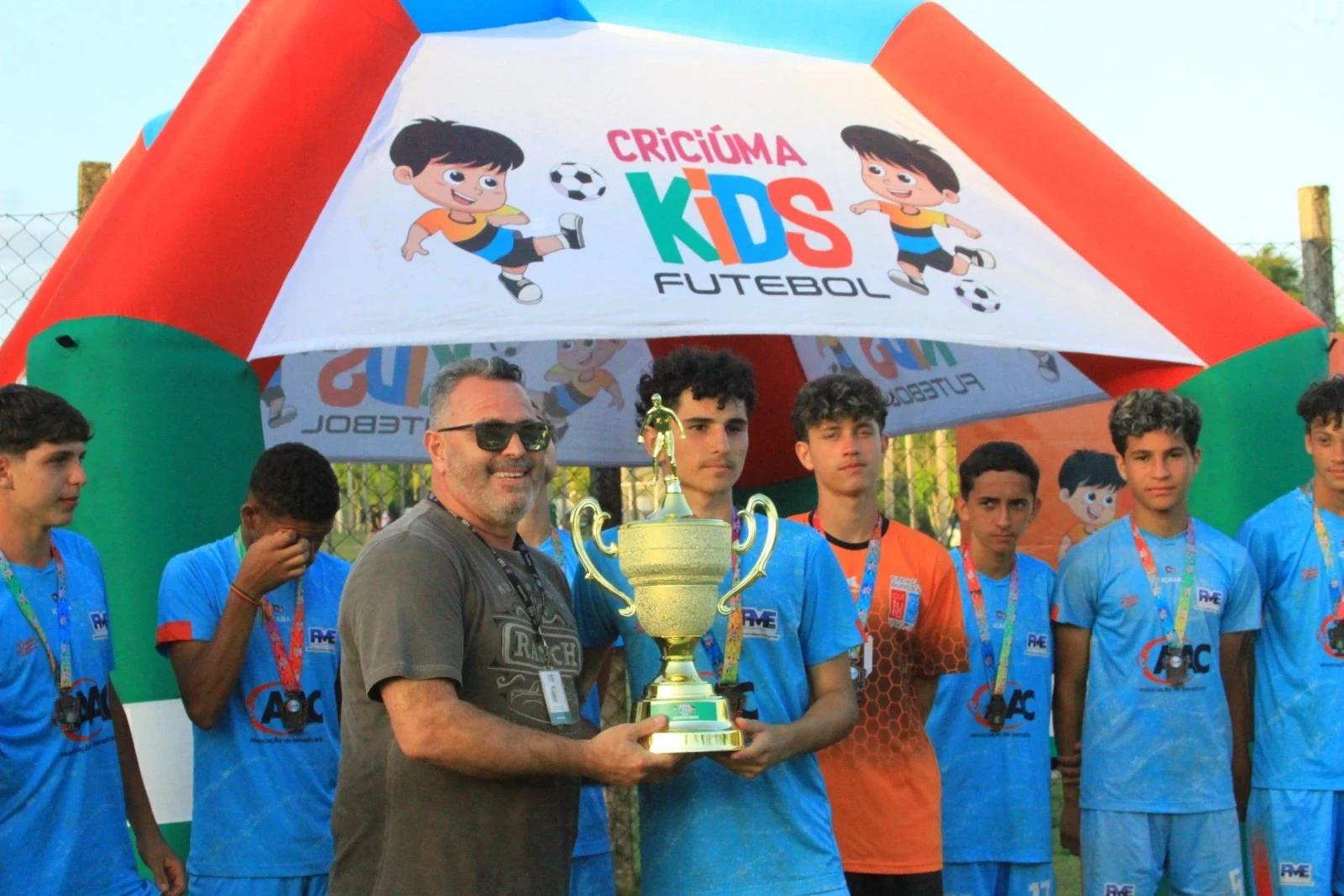 Criciúma Kids Sub-15 reúne 300 crianças no Mampituba